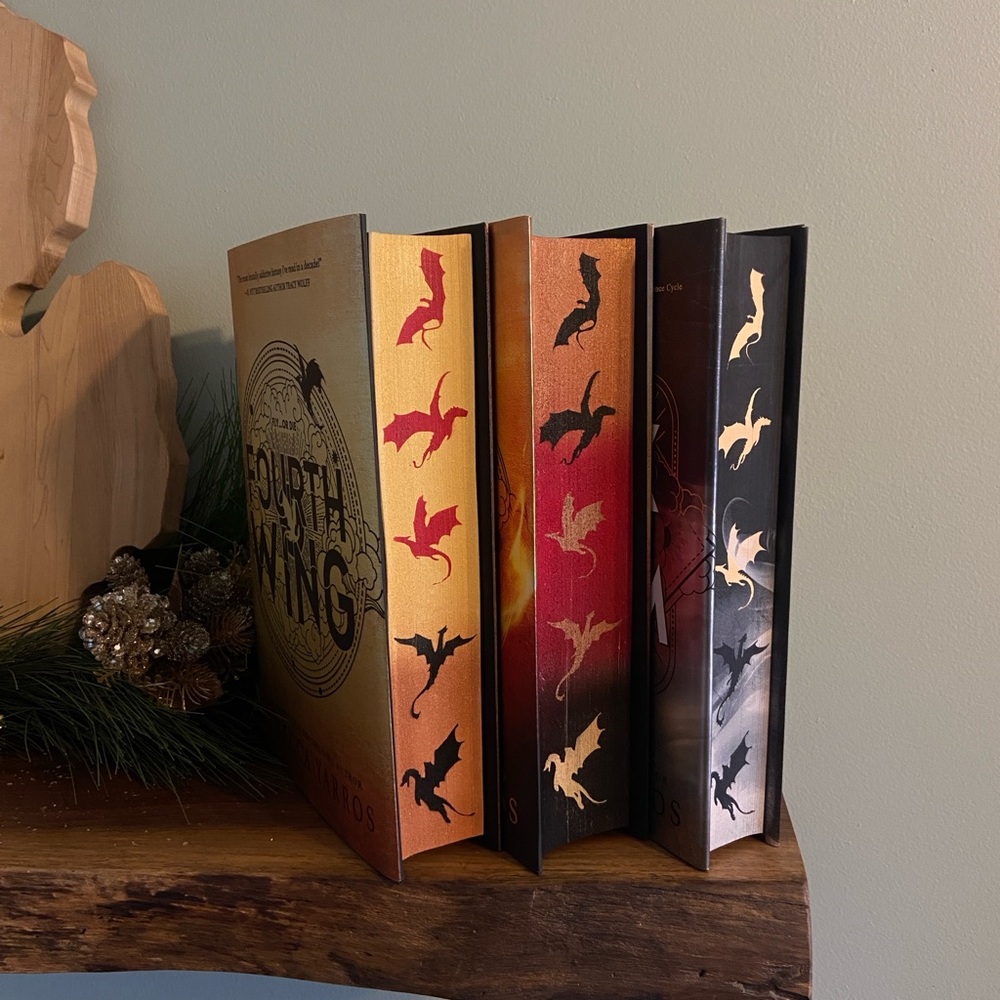 Fourth Wing 🪽 Iron Flame 🔥 Onyx Storm ⛈️- empyrean series